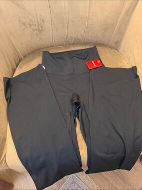 High-Rise Black Women’s Active Spanx Leggings With Flare Leg NWT